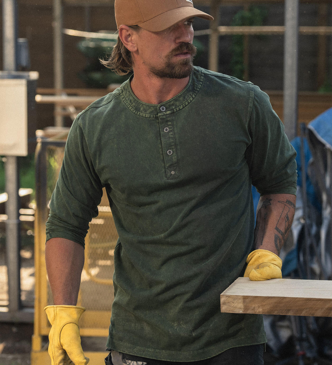 Thorogood Heavyweight Vintage-Wash Long Sleeve Henley - Image 9